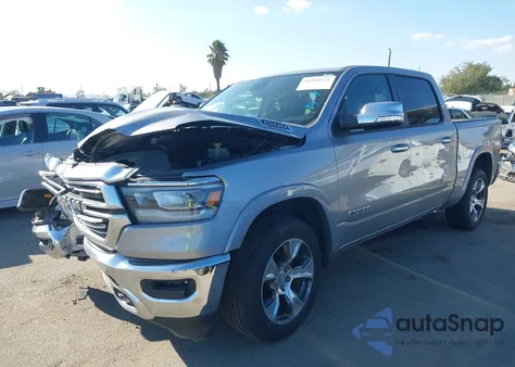 2019 Ram 1500 Laramie 4X2 5'7 Box z USA, uszkodzony, nr VIN 1C6RREJT4KN798549